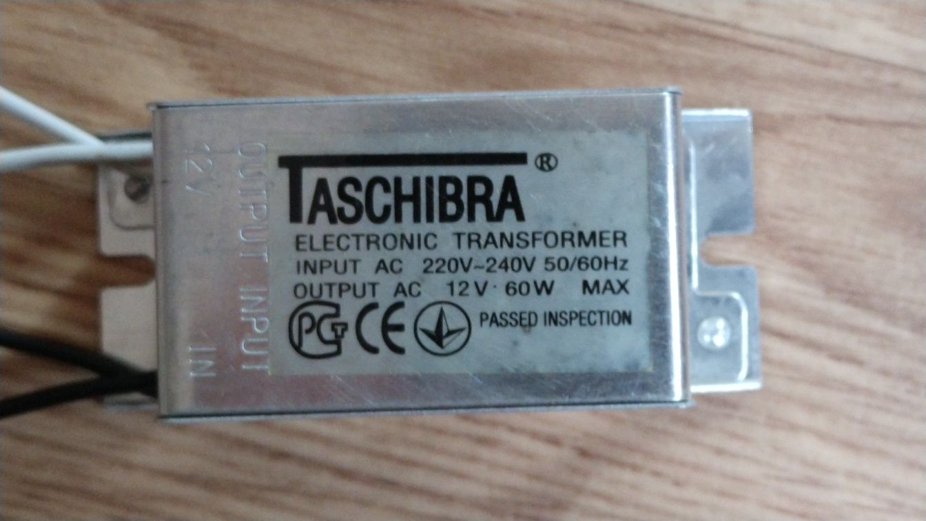 Электронный понижающий трансформатор  60W Taschibra AC 12V