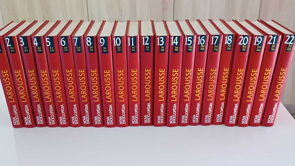Enciclopédia Larousse - 22 Volumes