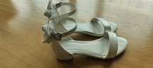 Buty białe 33 obcas