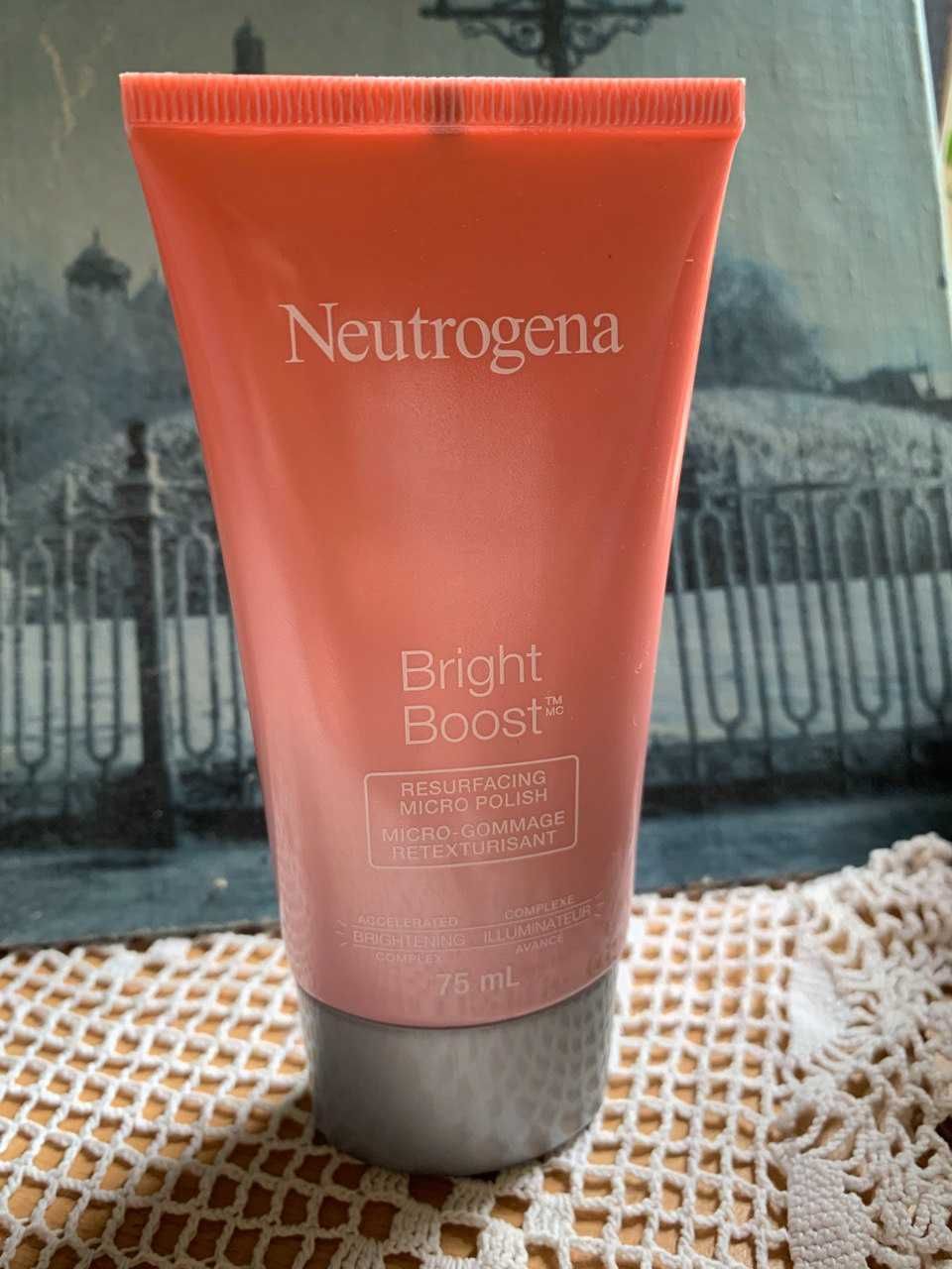 Скраб для обличчя Neutrogena Bright Boost