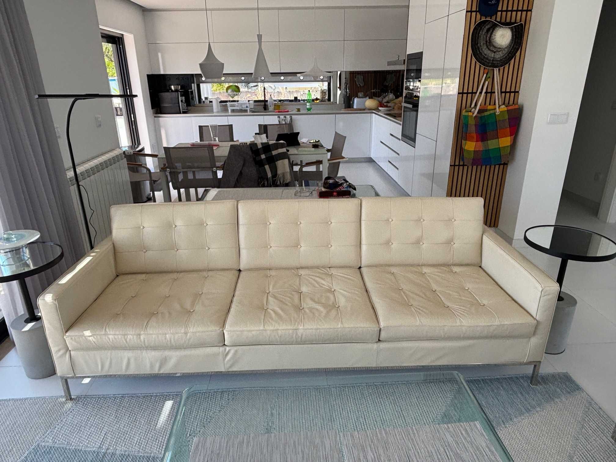 Sofá em pele com poltrona da IKEA. Usado, 230 cm