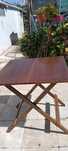 Vendo mesa de madeira pequena da para fechar e abrir