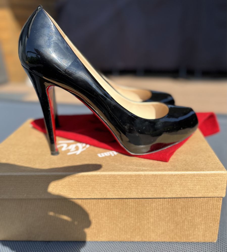 Christian Louboutin r. 39 38 Mini bout peep-toe
