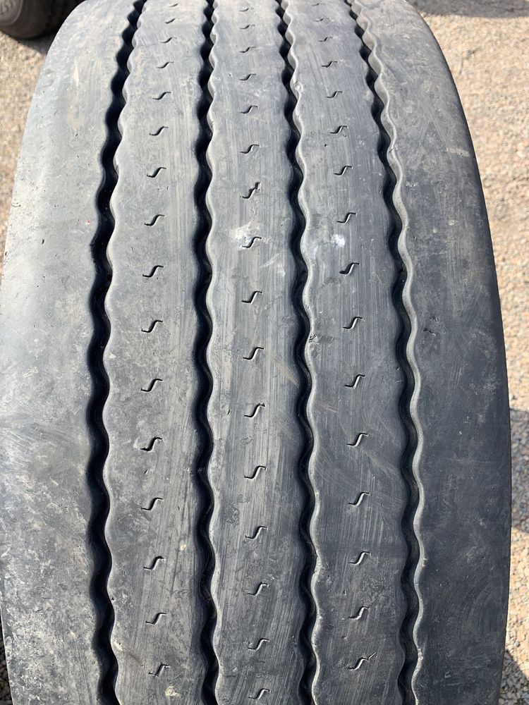 427. Michelin 385/65/22,5