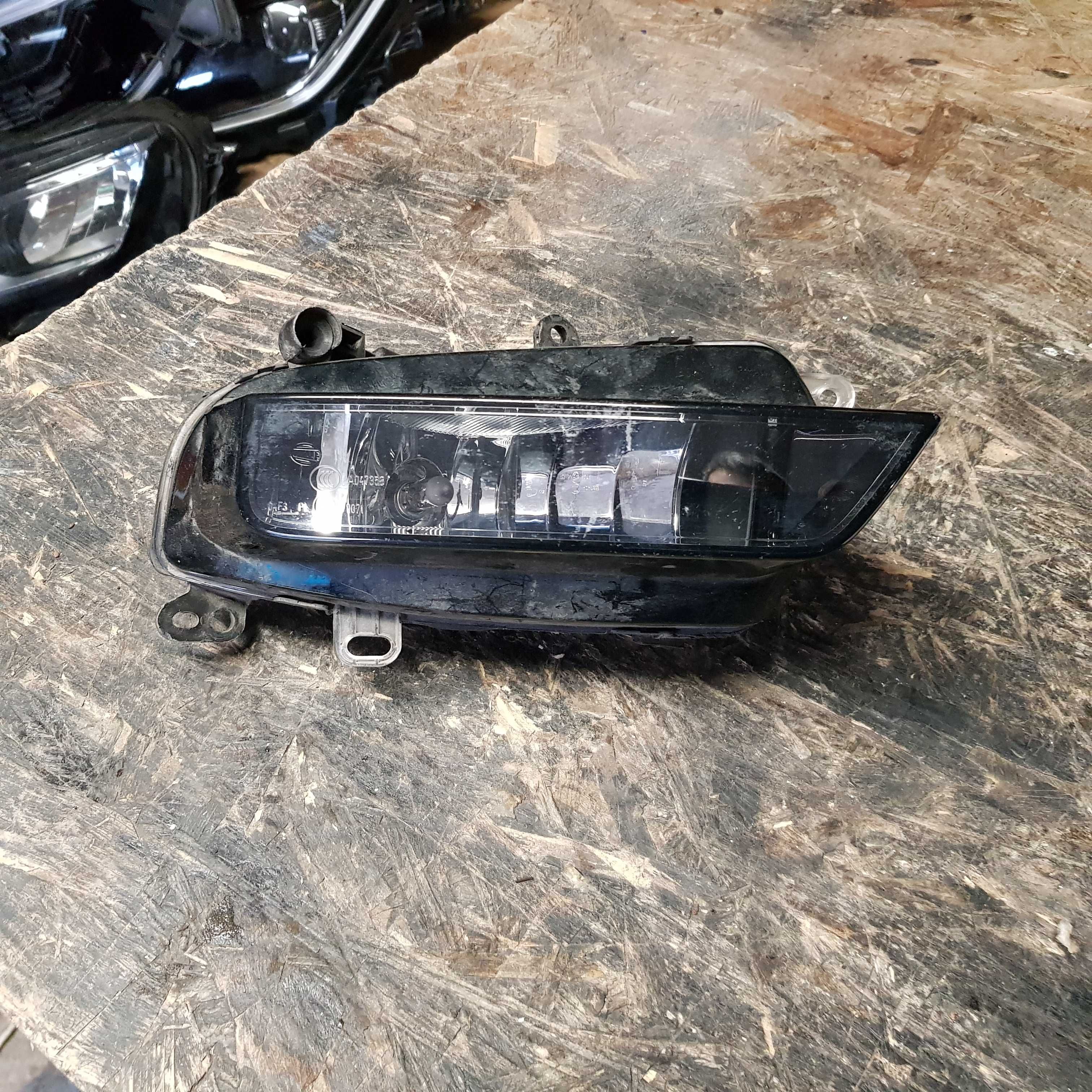 halogen Audi A1 8XA