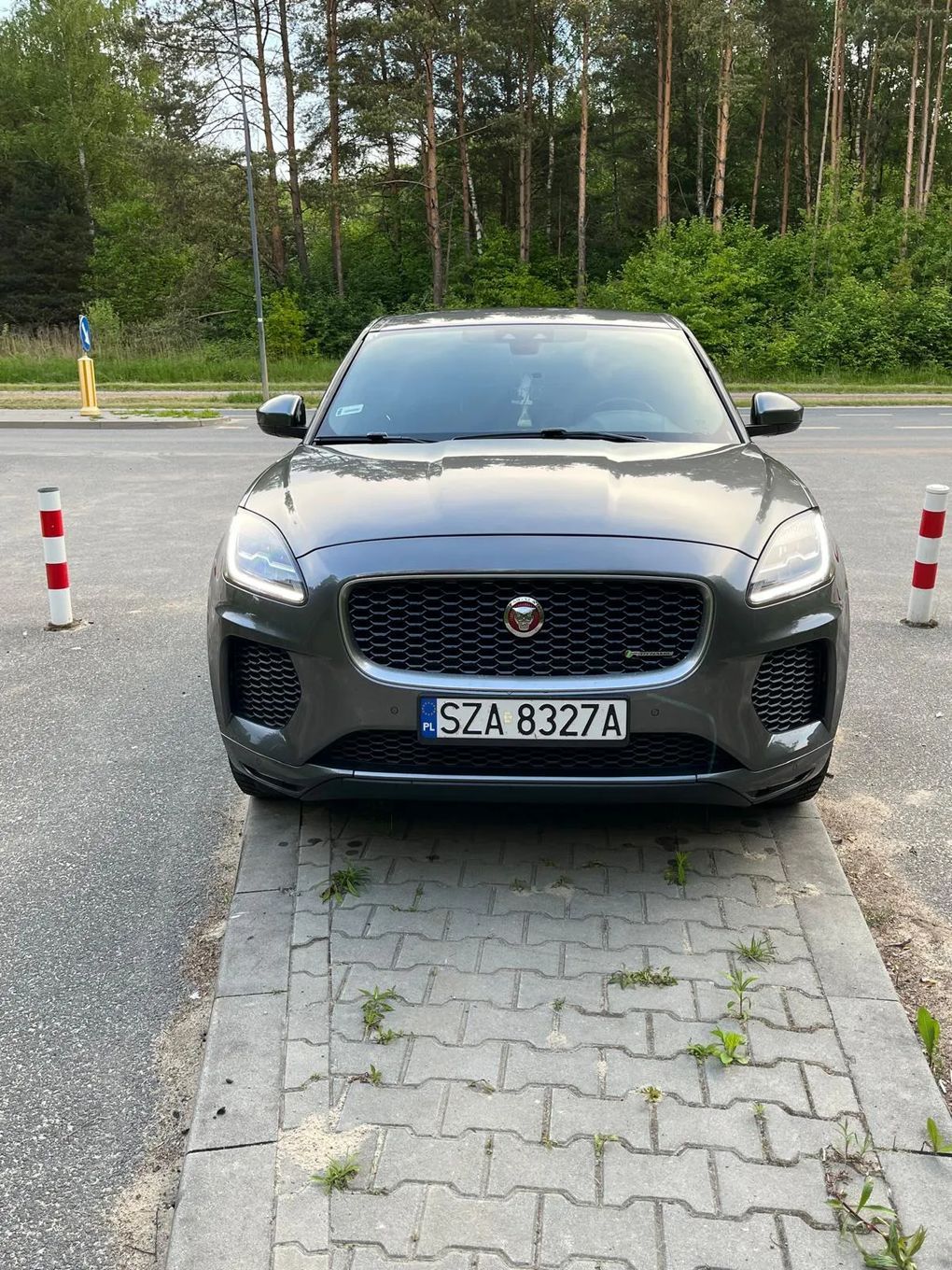 Jaguar E-Pace Pierwszy właściciel, napęd 4x4, niski przebieg 57 tyś bogate wyposażen