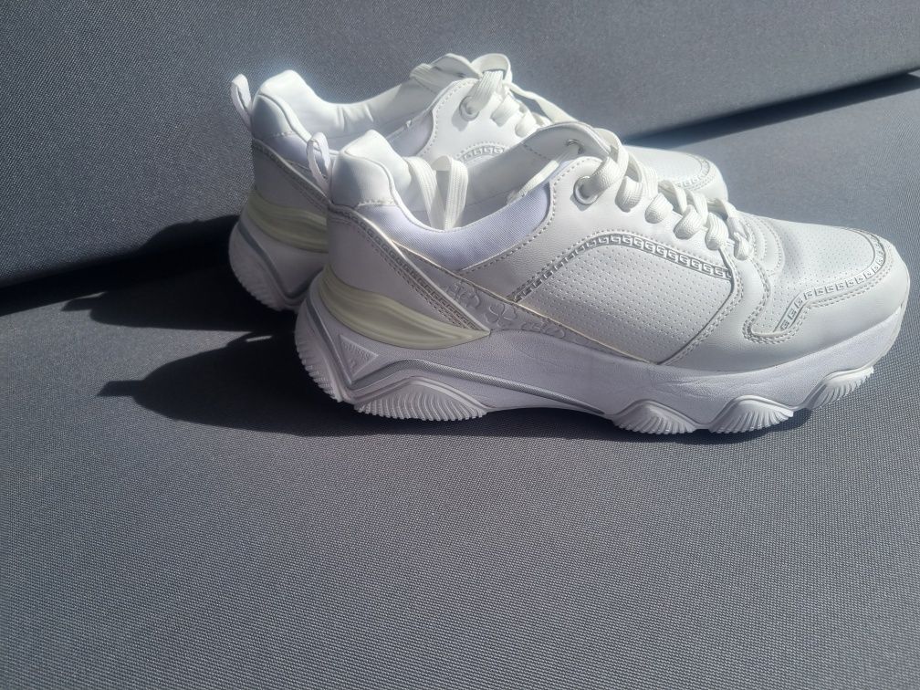 Sneakersy Guess Mags