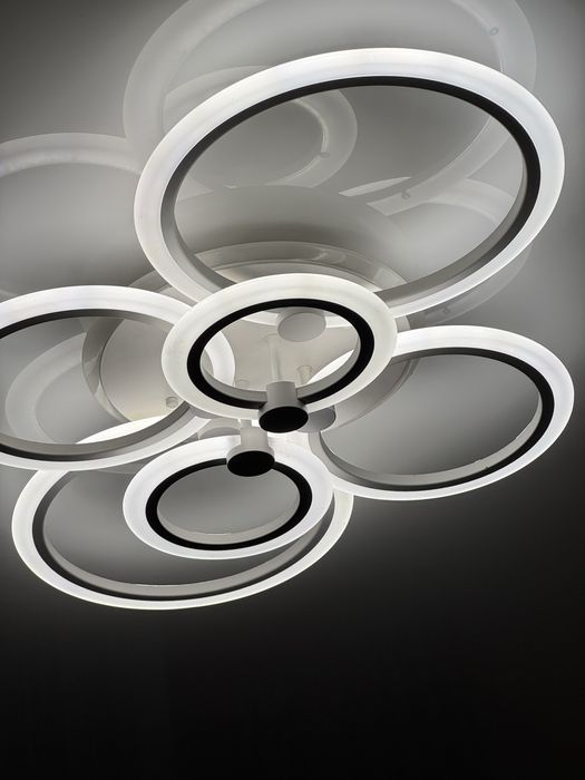 Стельова світлодіодна люстра Diasha з димером і підсвіткою, 150W