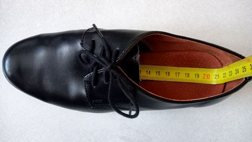 Buty czarne chłopięce r. 32
