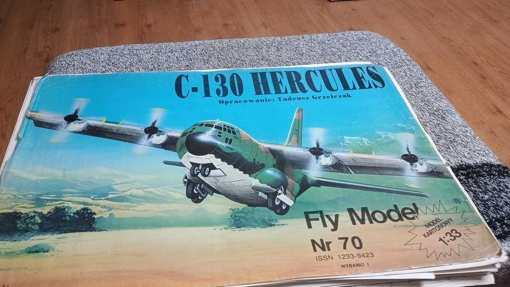 Model kartonowy C-130 Hercules   skala  1:33
