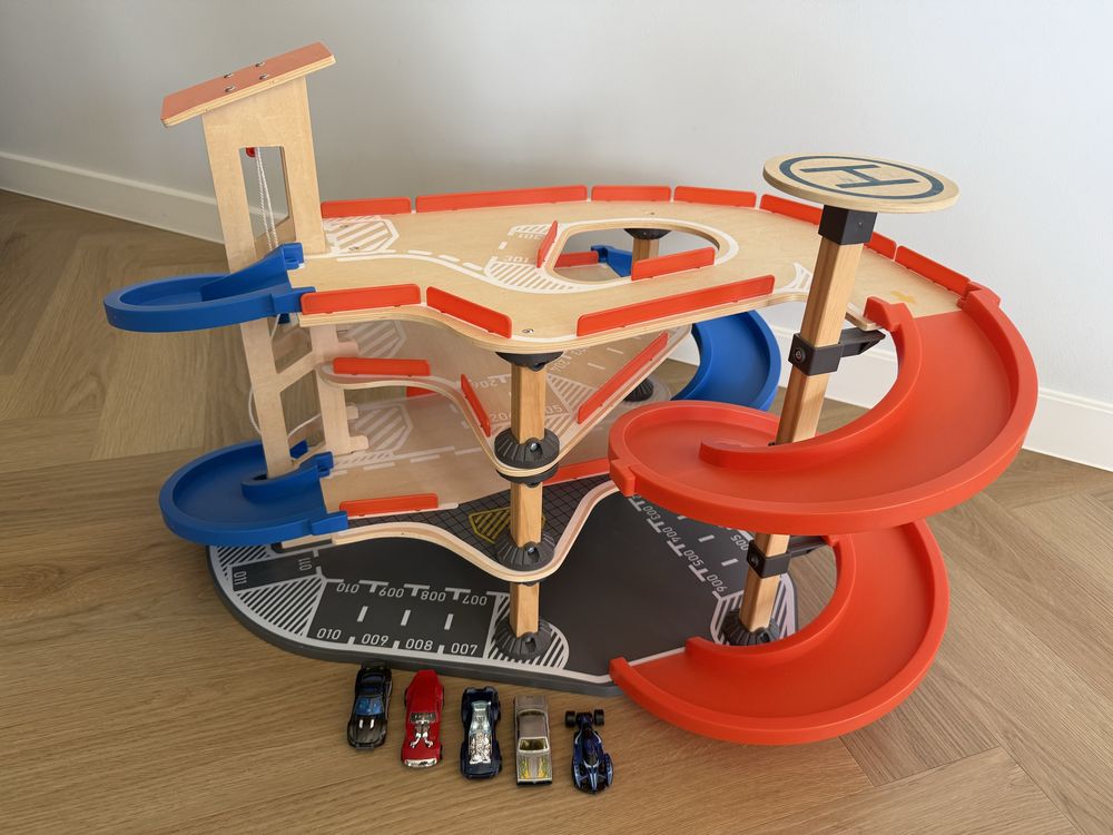 Parking garaż Playtive + 5 aut gratis