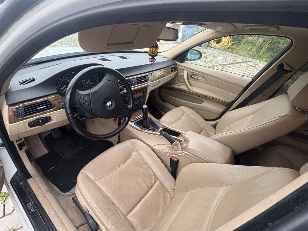 Bmw e90 330i 2005r