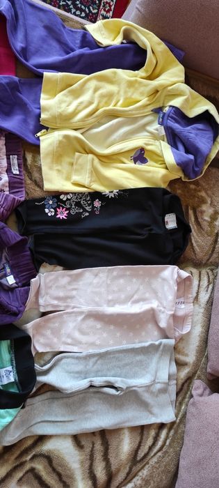 Джинсовий комбінезон, спортивні штани, лосіни, джинси, костюм