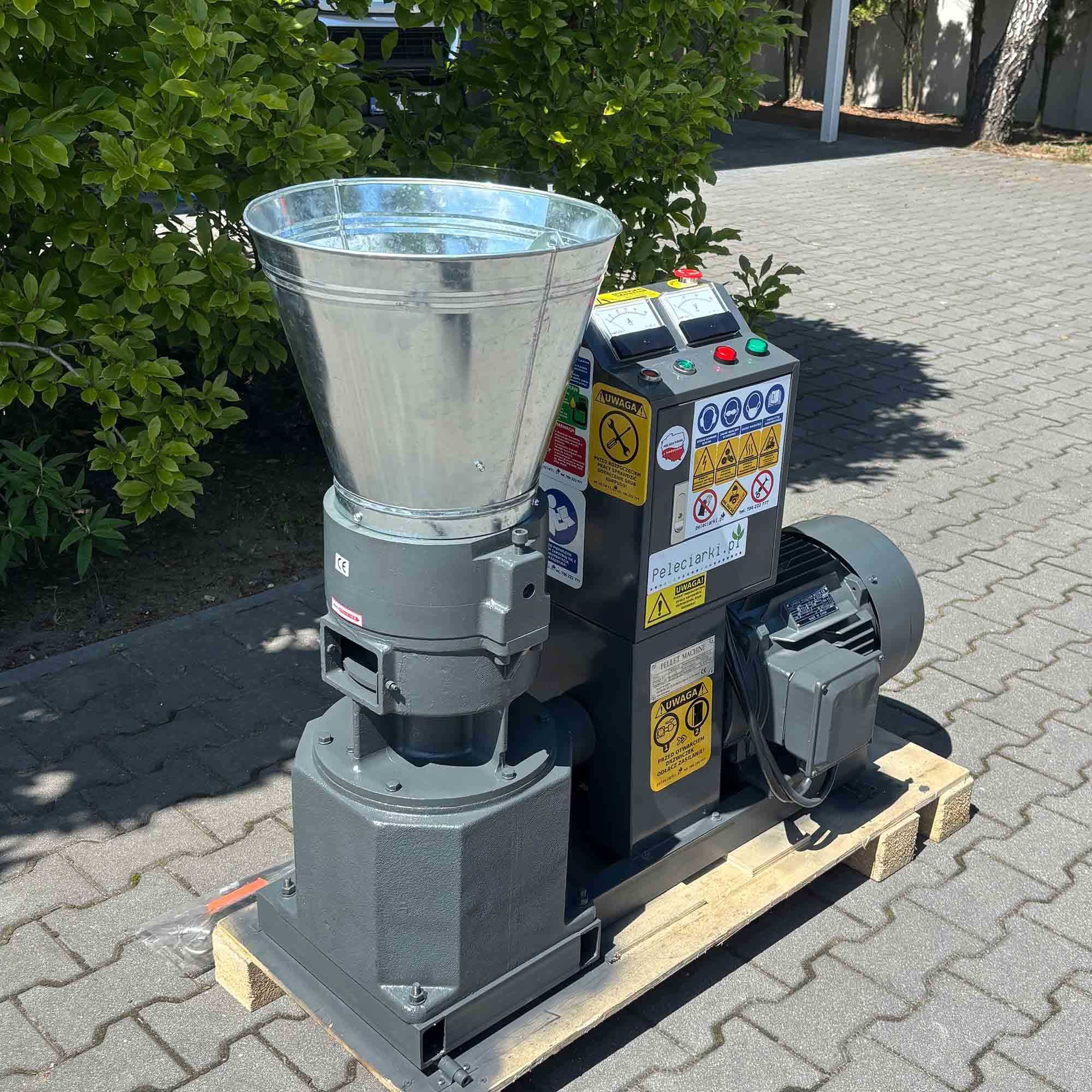 Pełna Linia Produkcyjna 220kg/h BRYKIET Pasza Karma Nawóz TRAWOKULKA
