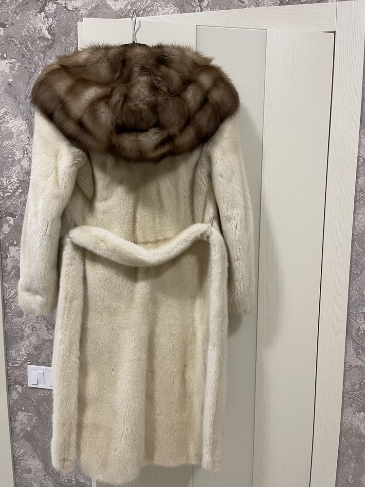 Продам норковую шубу