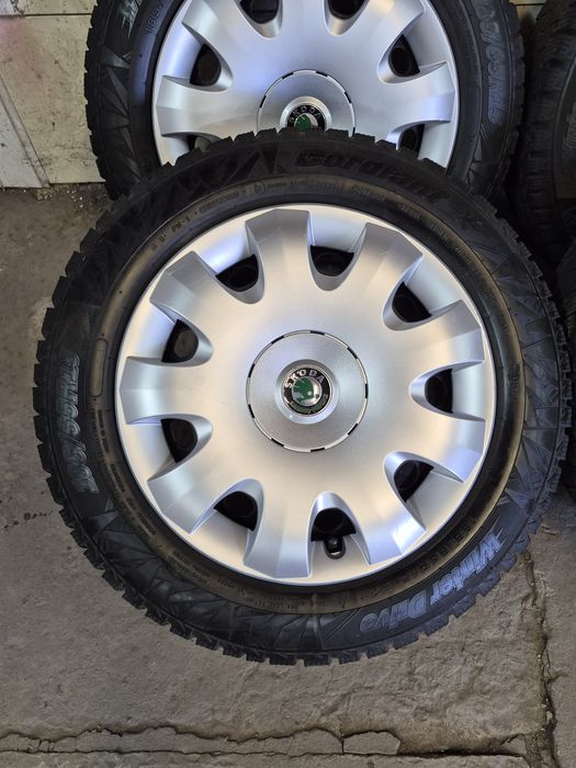 Комплект зимней резины skoda a5 с дисками 185 65 R15 зима