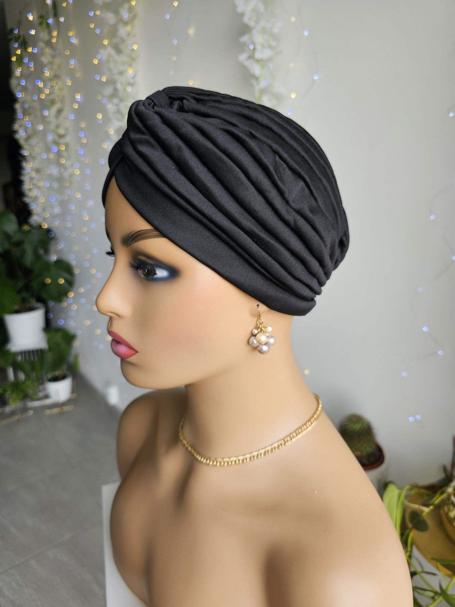Czarny turban czapka chustka na głowę w trakcie leczenia Iga