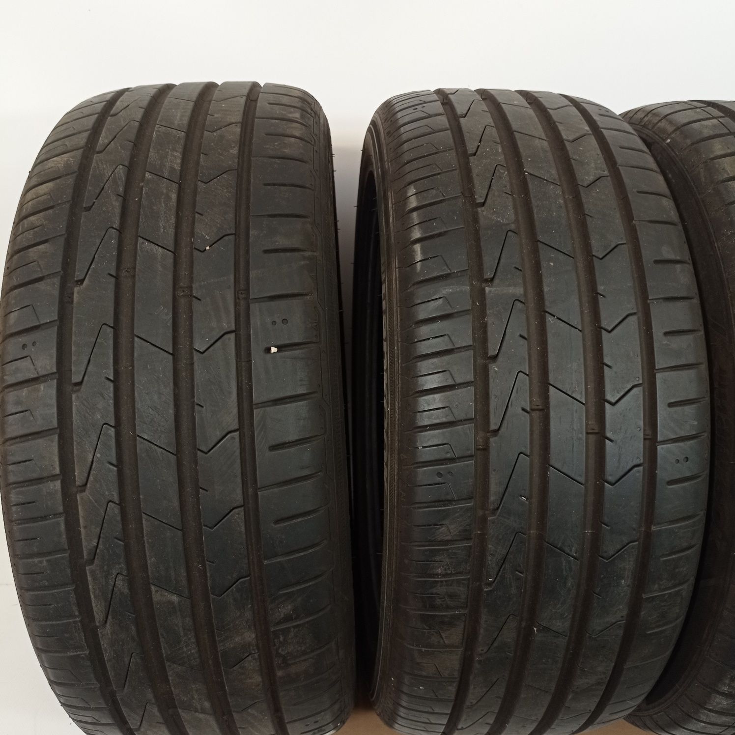 235/45 r18 lato hankook