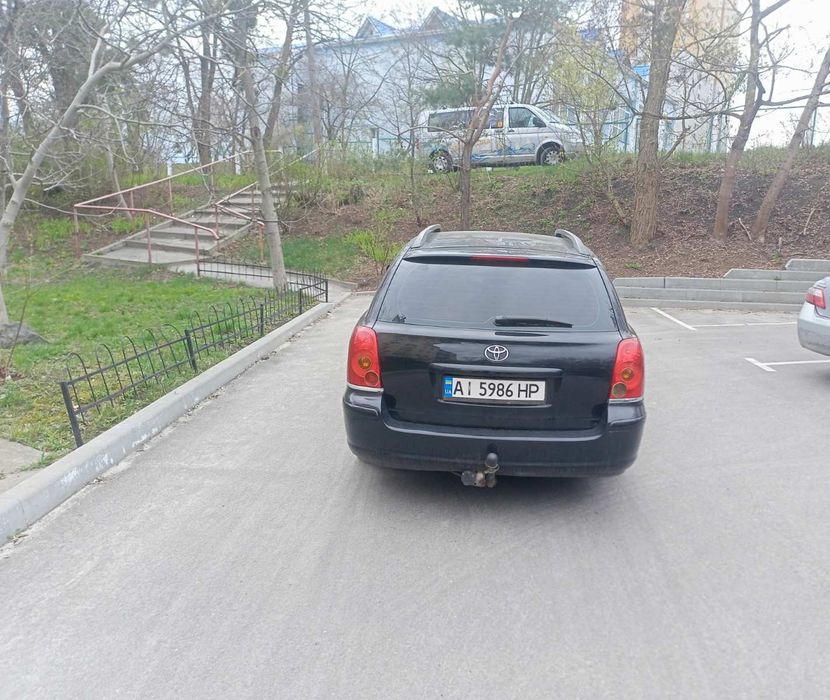 Тойота Авенсіс універсал 4800$