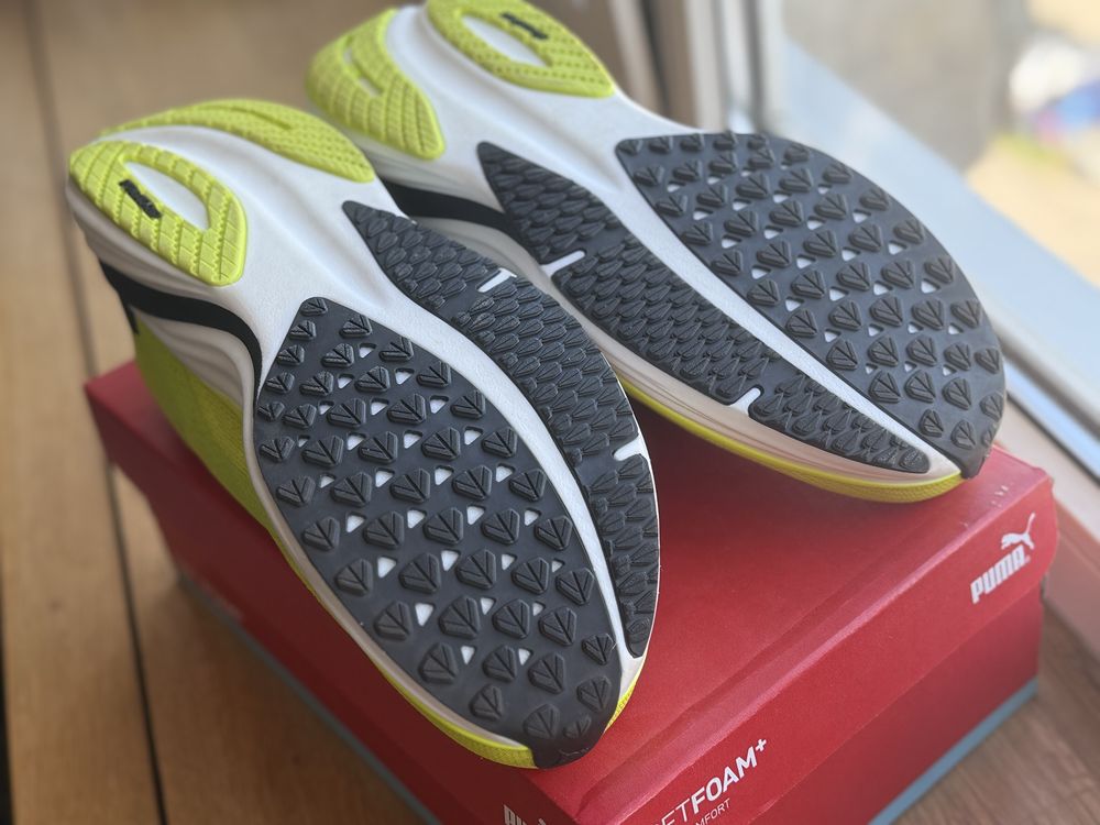 Чоловічі кросівки для бігу Puma Magnify Nitro 2