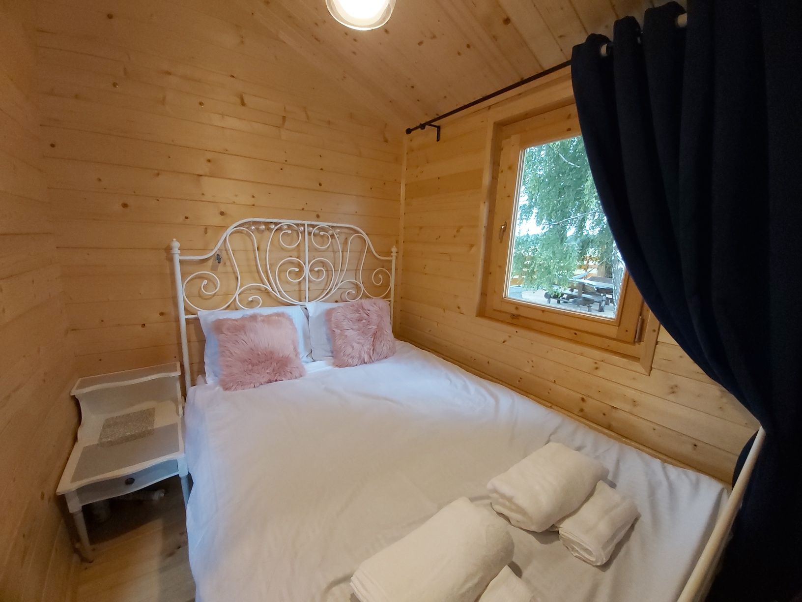 Drewniany Zakątek domek z jacuzzi i sauną na wyłączność