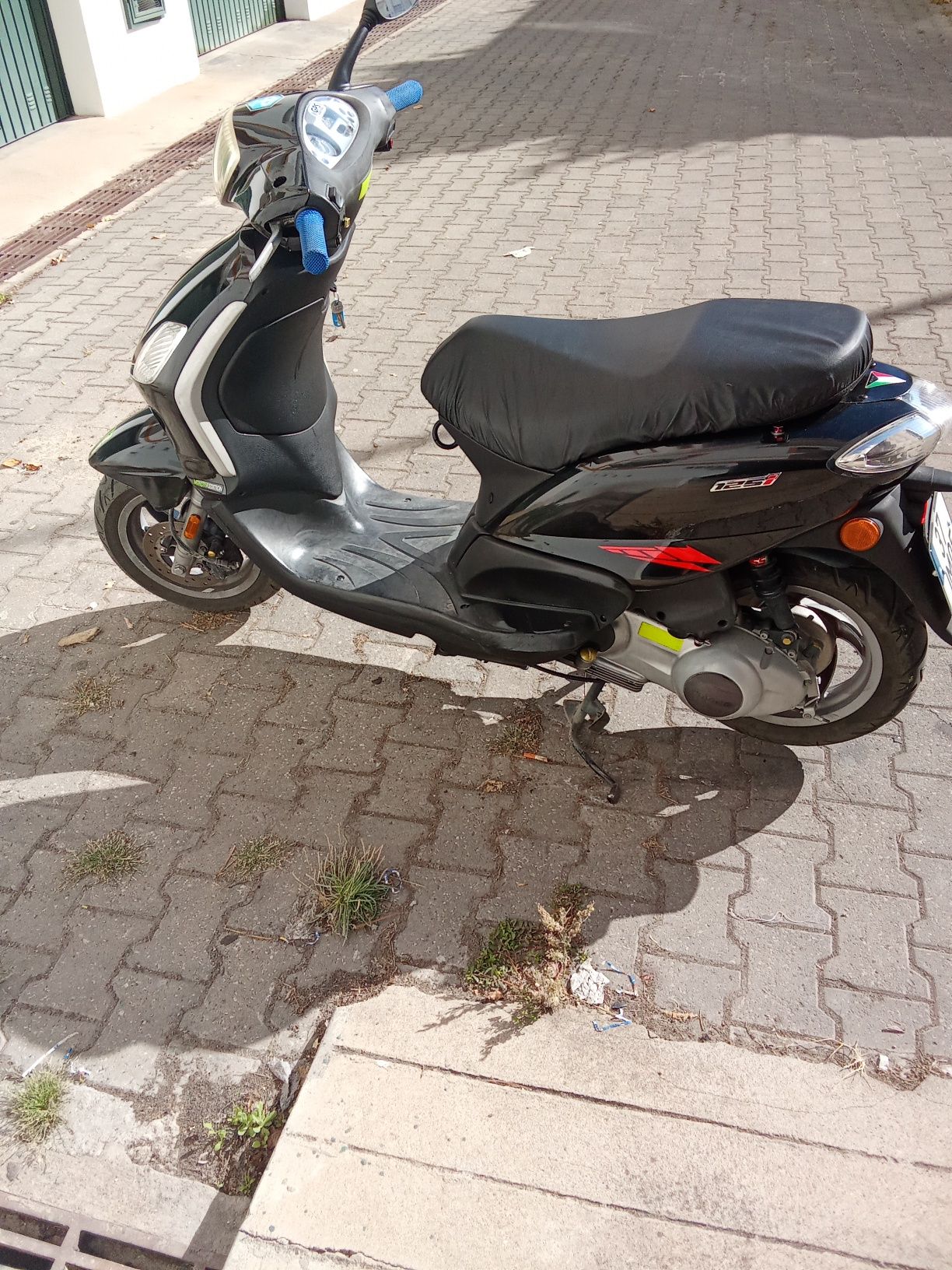 Scooter Piaggio Fly 125