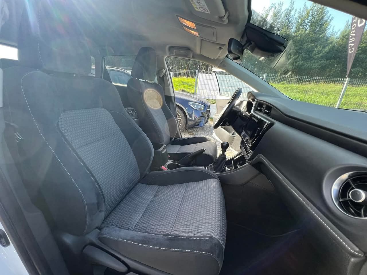 Toyota Auris 1.2T