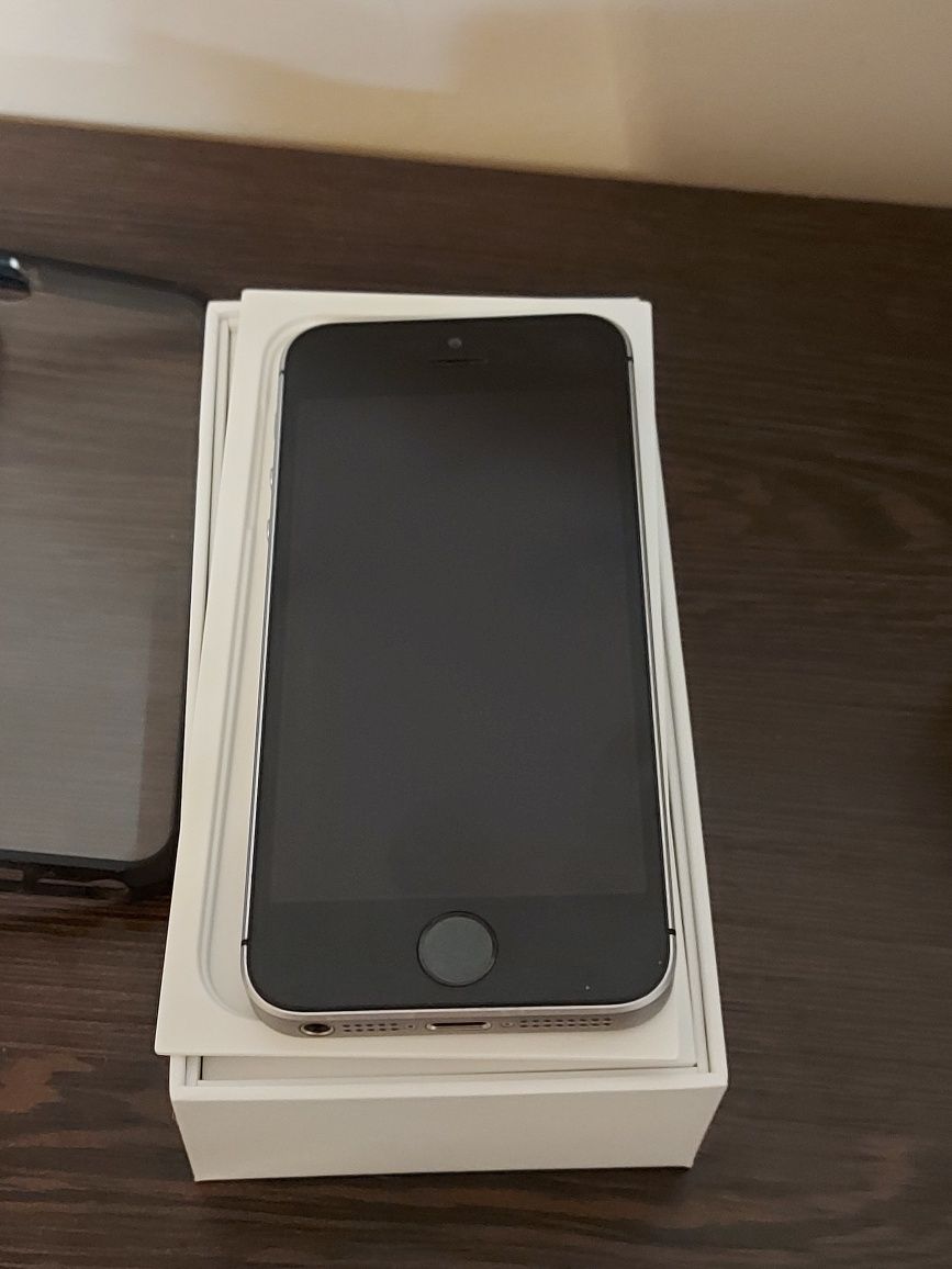 IPhone SE 1 generacja !