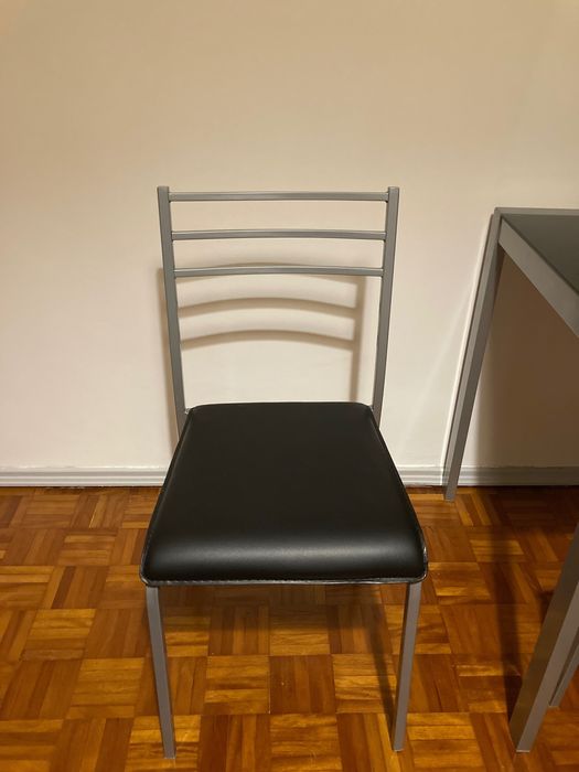 Mesa de Jantar com 4 Cadeiras