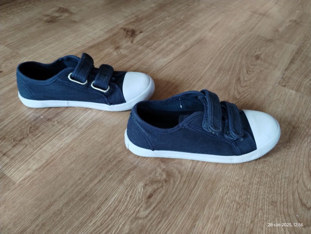Trampki halówki rozmiar 30