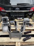 Борода панель магнітоли пластик торпеди тунель Subaru outback b14