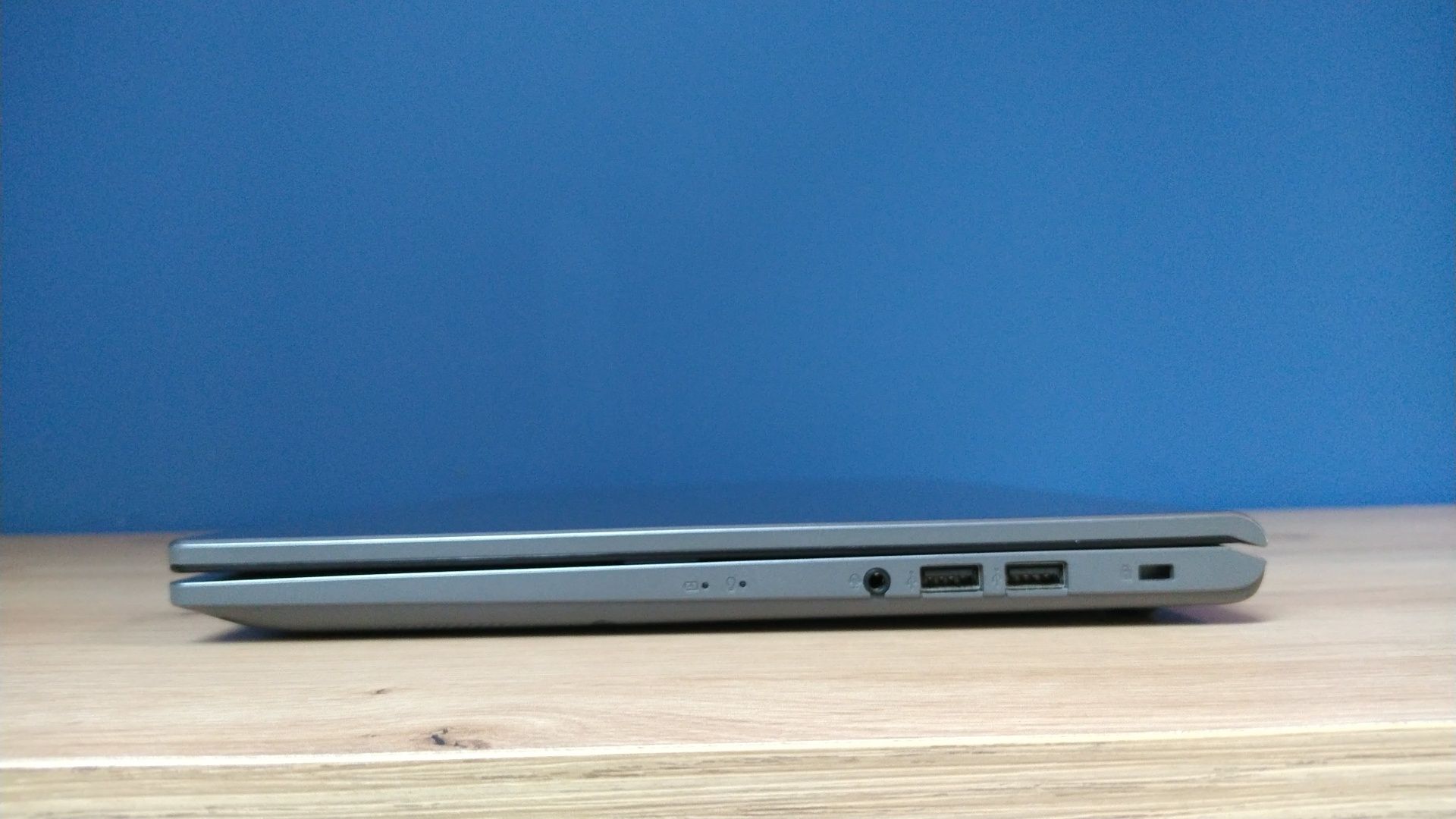 LAPTOP 15,6" ASUS Vivobook Ryzen 5 / 8Gb RAM / SSD-512Gb/ GW-2026 /W11