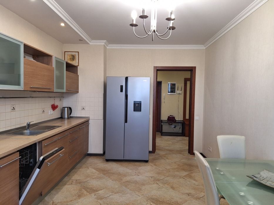 3-кімнатна 108 м УКОМПЛЕКТОВАНА меблями та технікою на К.шляху 1Д