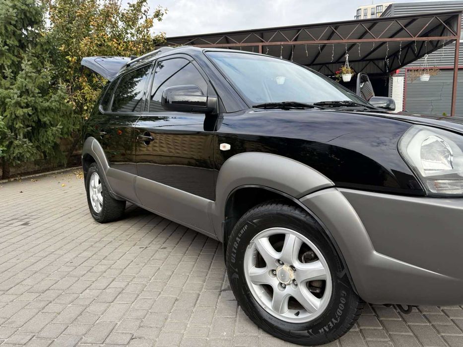 Hyundai Tucson 2008 г 2.0 л дизель, механика, полный привод