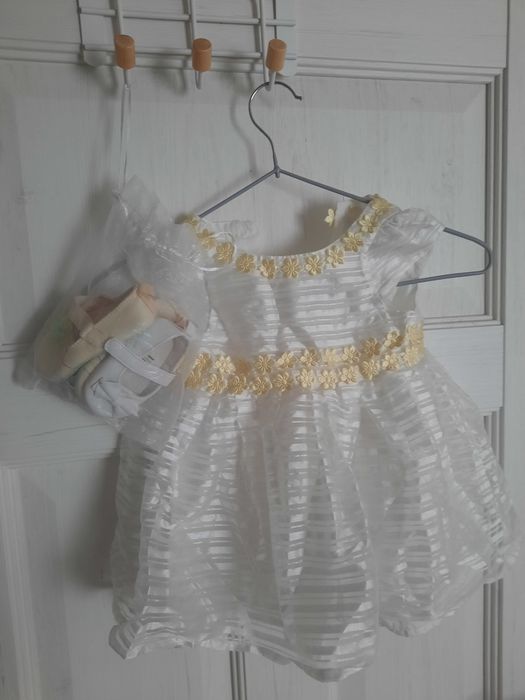 Sukienka do chrztu plus buciki