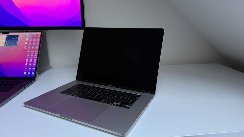 MacBook Pro 16” (2019) – i7 / 16 GB RAM / 512 GB SSD