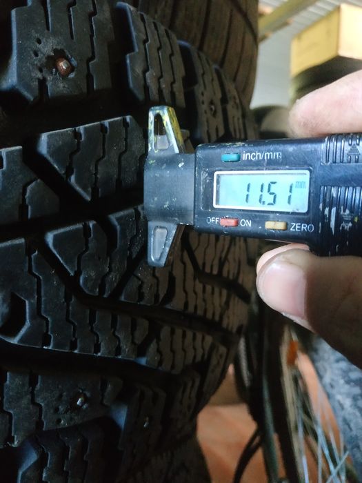 Шины зима 265/75 R16 Nokian 4шт состоянии новых