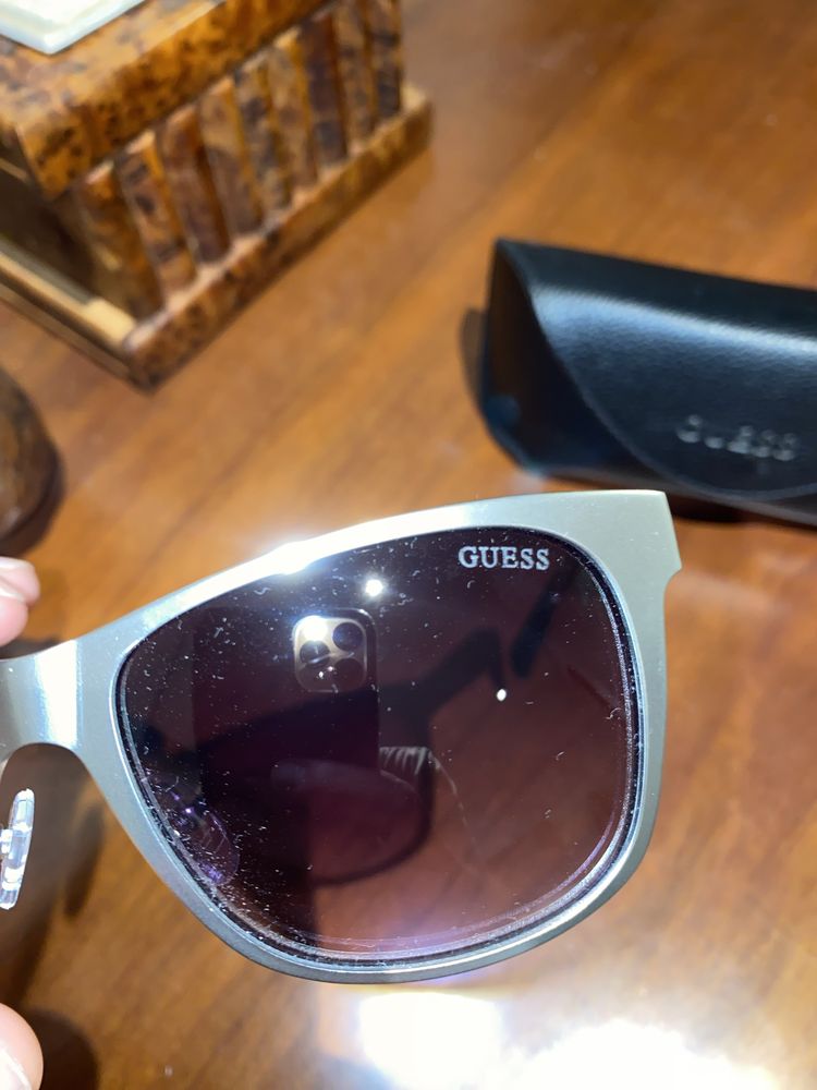 óculos de sol novos da guess