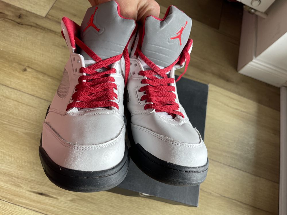 Buty Jordan Retro 5 Fire Red 43 27.5 cm