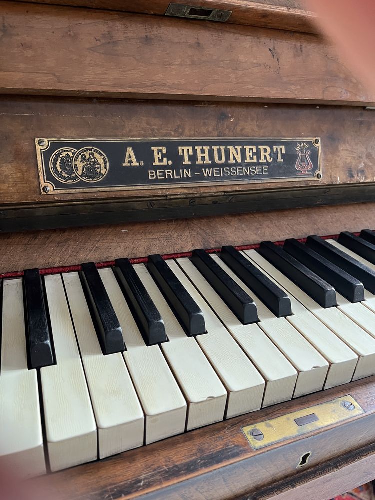 Pianino A. E. Thunert antyk