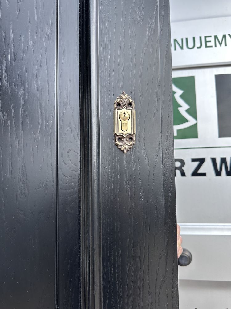 Drzwi zewnętrzne drewniane czarne Na wymiar czyste powietrzeCałaPolska