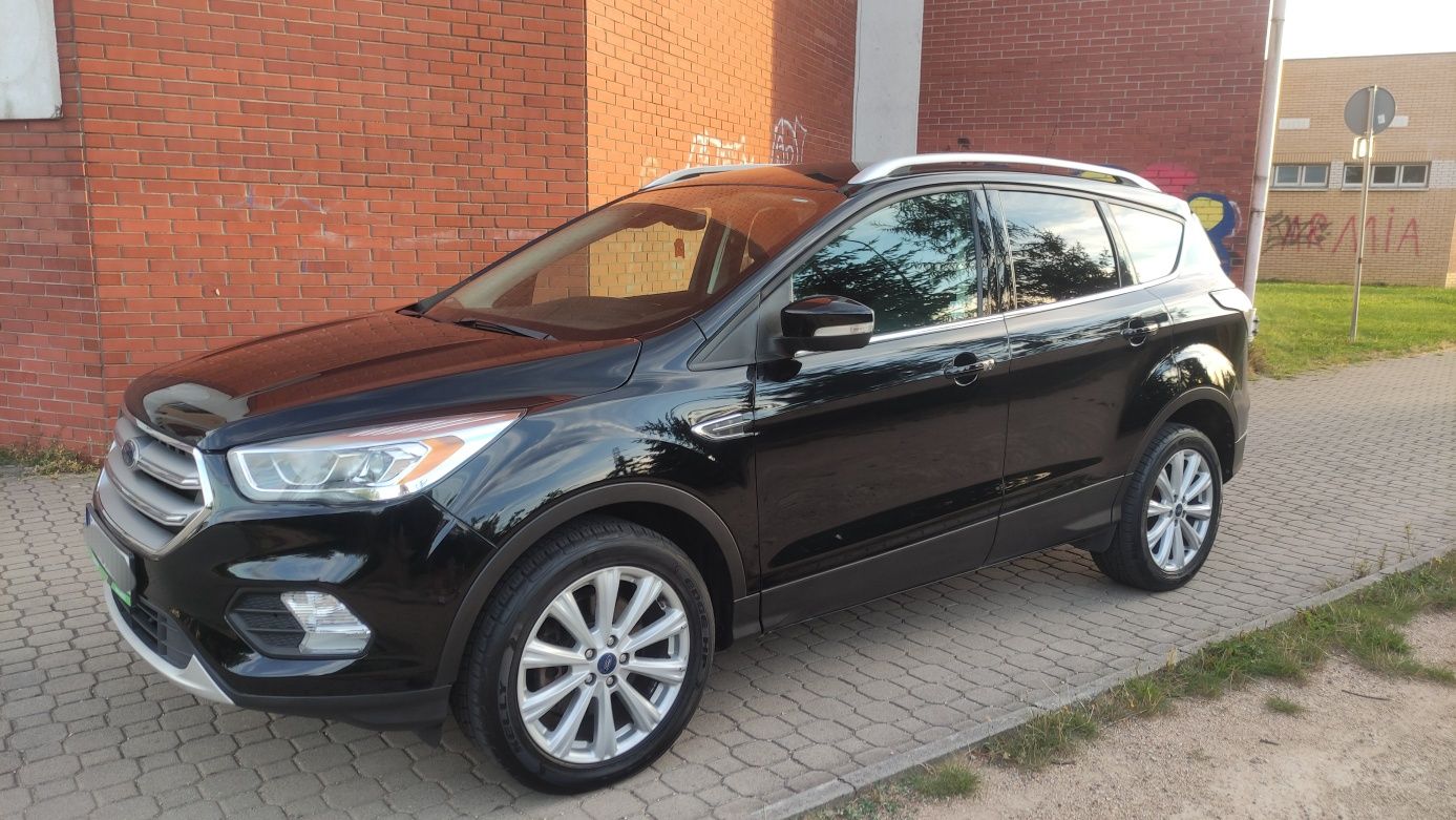 Ford Escape Titanium z napędem 4x4 Full ver. wyposażenia