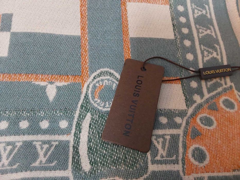 Louis Vuitton Cachecol Lenço