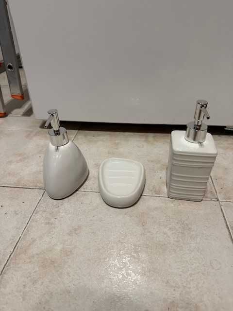 Dispensador de sabonete/saboneteira em porcelana