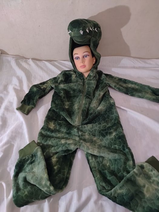 Piękny strój przebranie krokodyl aligator kombinezon roz 128 uniseks