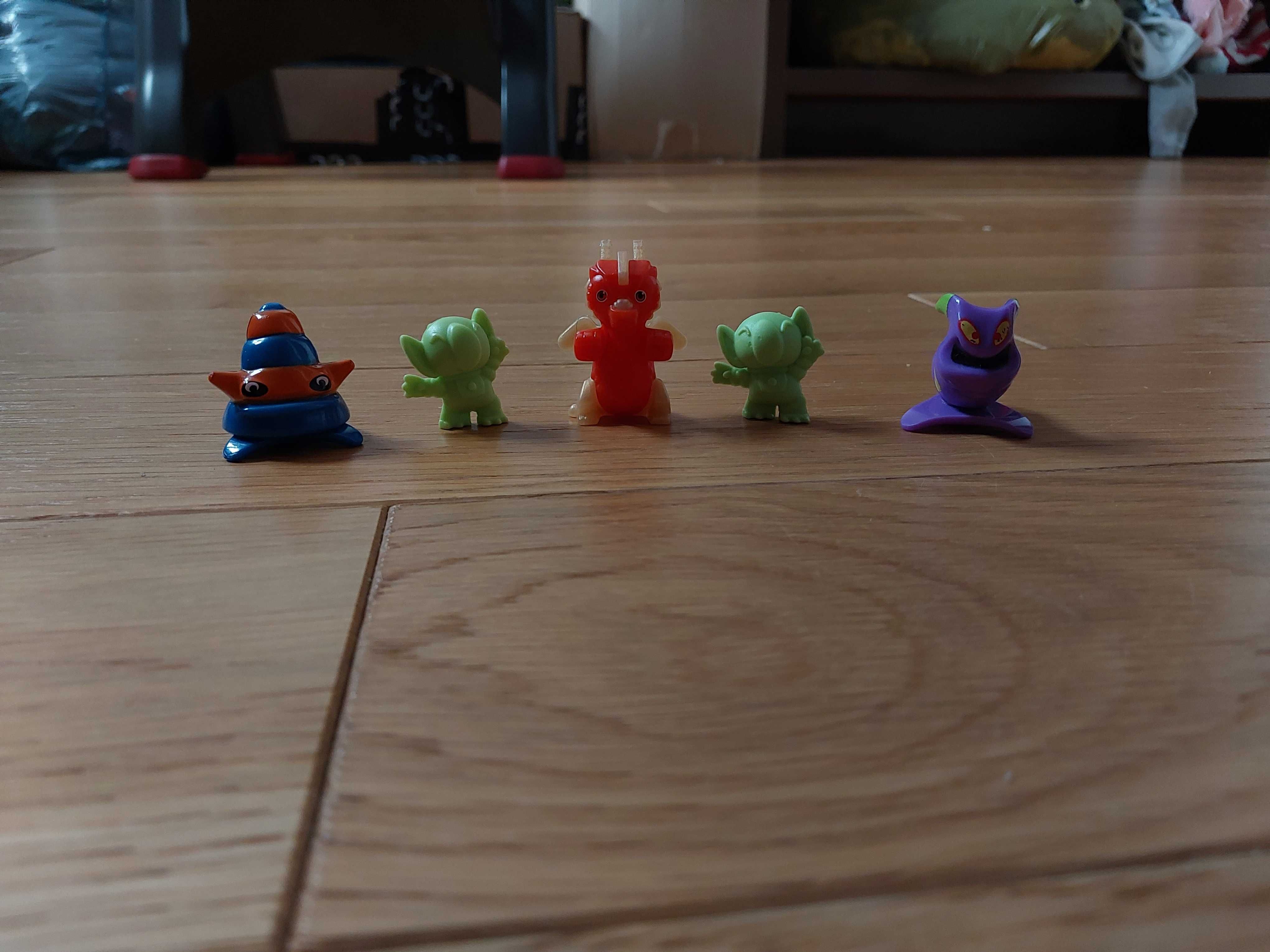 Pięć 5 figurek figurka zabawka 2 Potwór 2 Troll Ufoludek Smok
