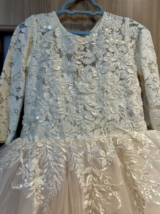 Святкове пишне плаття кольору айворі 116-122