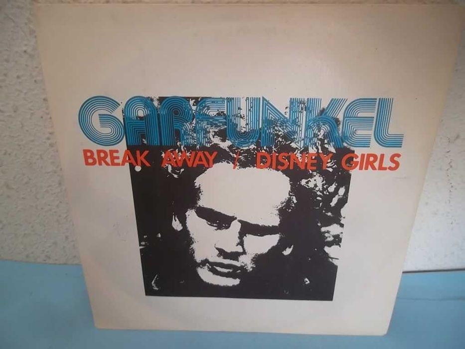 Lote de 5 singles. Garfunkel, Ringo Starr, Elton John etc.