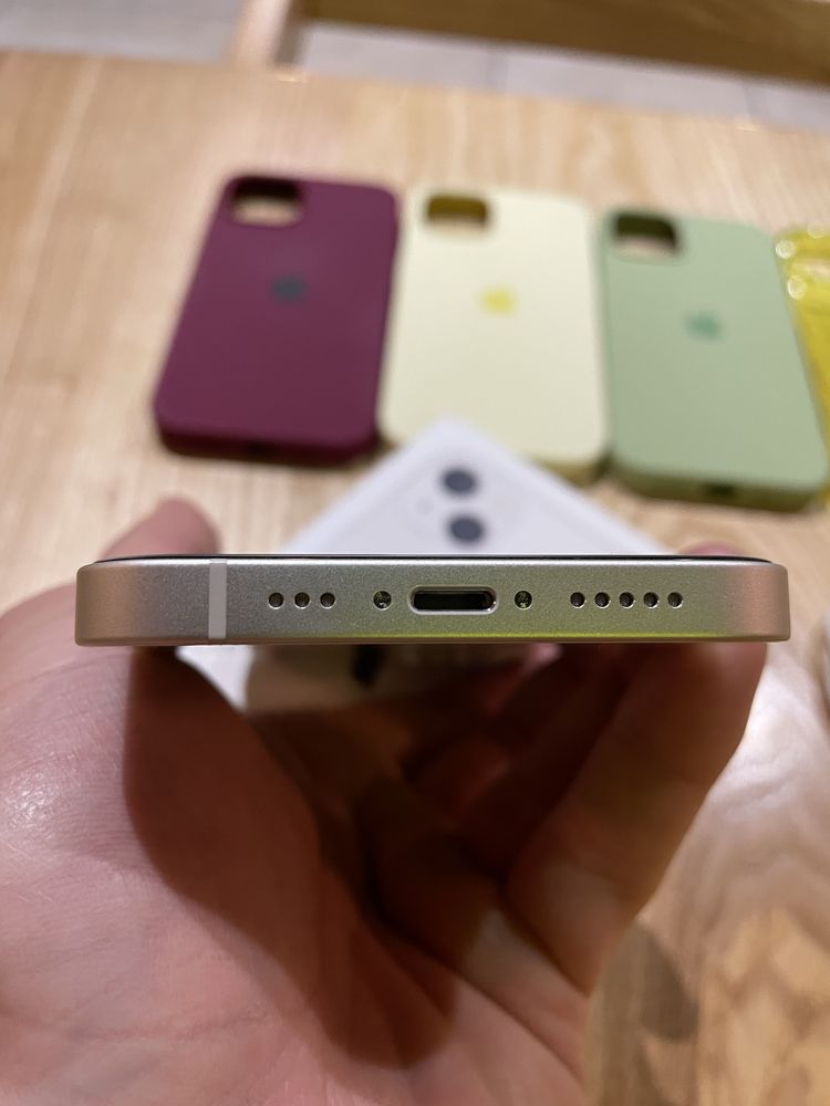 Apple iPhone 13 Neverlock 256 gb, повний комплект