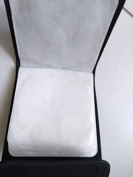 Etui, portfel na 12 płyt